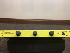 NEW YELLOW 3 BAND STEREO FREQUENCY DJ TONE ISOLATOR - Picture 1 of 9