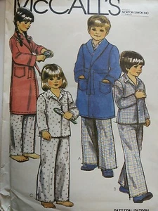 Robe Pajamas Top Bottoms Childs 5 McCalls 7678 Sewing Pattern VTG FF Shirt Pants - Picture 1 of 9
