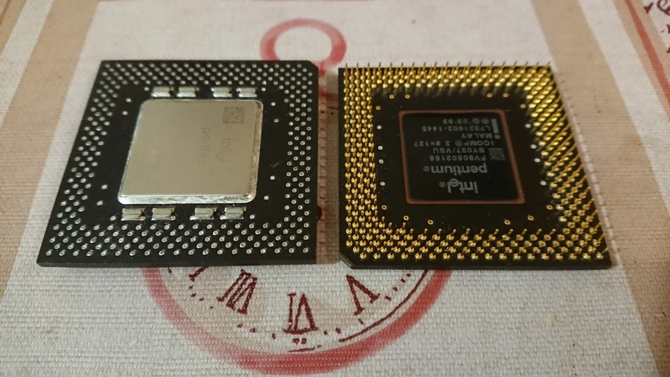 Vintage CPU Sockel 7 Intel Pentium MMX SY037 166MHz BUS 66MHz - Bild 1 von 1