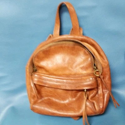 Mini Mochila Cartera Ajustable de Cuero Marrón MADEWELL Foto 1 de 4