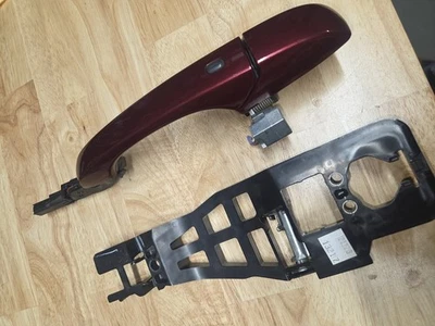 2016-2021 JEEP GRAND CHEROKEE FRONT RIGHT EXTERIOR DOOR HANDLE W/ BRACKET OEM Foto 1 de 4