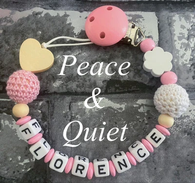 PEACE & QUIET Personalisierte Schnullerklammer | Schnullerkette aus Holz | gehäkelt | rosa | weiß | Herz