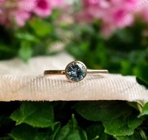 Bezel teal montana sapphire ring vintage teal sapphire ring round cut teal ring - Picture 1 of 4