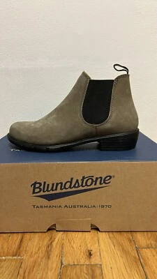 Blundstone Women's 1974 Series Low Heel Stone Nubuck Leather Chelsea Boot Size 6 - Image 1 of 4