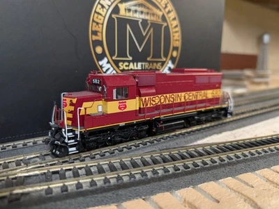 DD Scale Trains Rivet Counter EMD SDL39 WC Wisconsin Central #582 w/Sound+DCC - Image 1 of 4