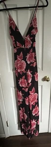 Mono Forever 21 negro estampado floral con rosas rosadas para mujer talla M - Imagen 1 de 8