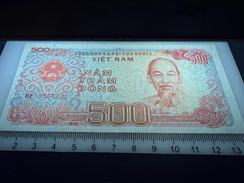 Vietnam 500 Dong Banknote World Paper Money Uncirculated Currency Vietnamese - Image 1 of 4