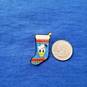 Prendedor de Medias de Navidad Loungefly Disney Sensacional Seis Caja Ciega - PATO DONALD - Imagen 1 de 2