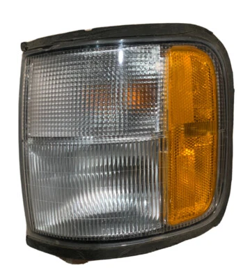 Luz de estacionamiento delantera del lado del conductor Isuzu Trooper Acura SLX 1992-1997 LH intermitente Foto 1 de 2