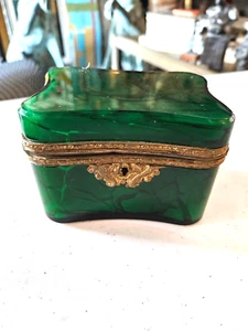 ANTIQUE MOTTLED GREEN GLASS CASKET BOX W B RASS MOUNTS - Picture 1 of 9