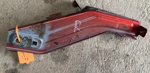RENAULT TWINGO FRONT WING MOUNTING BRACKET RED RIGHT III 1.0 (2014-19) 631429601 - Picture 1 of 11