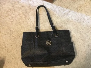 Michael Kors Tote/Purse Black - Picture 1 of 5