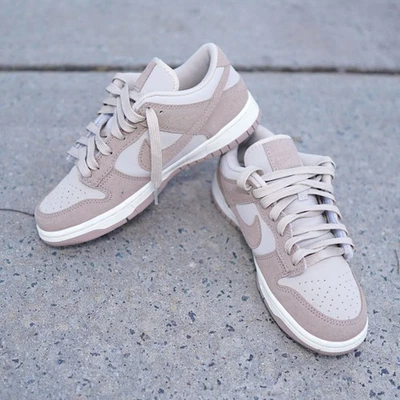 Zapatilla deportiva Nike Dunk Low Sandrift Hemp Sail W7 cuero gamuza beige FD0873-126 Foto 1 de 4
