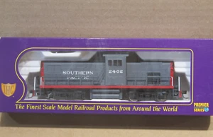 IHC HO Alco Century 415 Locomotive Southern Pacific 2402 #24017 - Picture 1 of 12