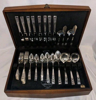 73pc ONEIDA Community CORONATION Silver Plate FLATWARE SET Service For 8 + Serve - Image 1 of 4