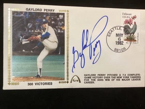 GATEWAY 1982 GAYLORD PERRY 300 VICTORIES SIGNED COVER - Picture 1 of 1