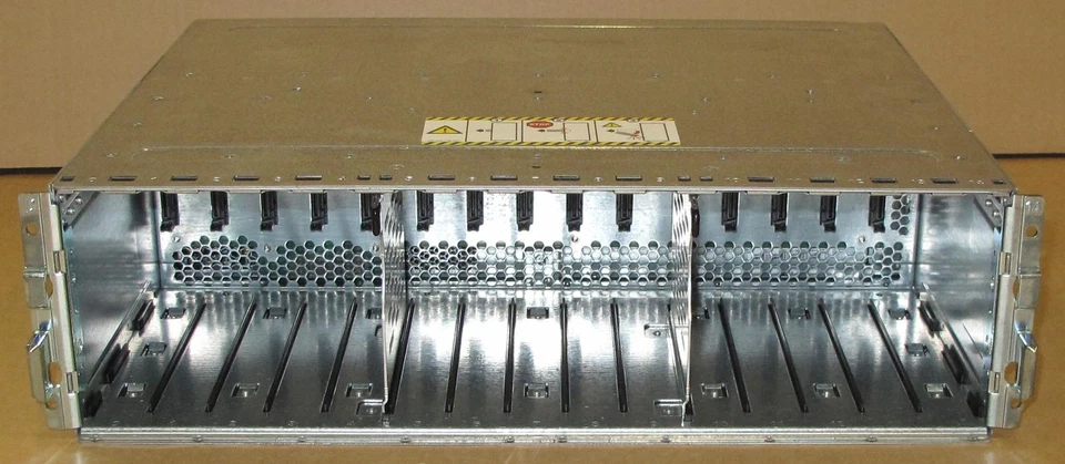 EMC Drive array CX-4PDAE-FD KTN-STL4 - 2x 4GB Controllers Fibre Channel FC 2xPSU - Image 1 of 1