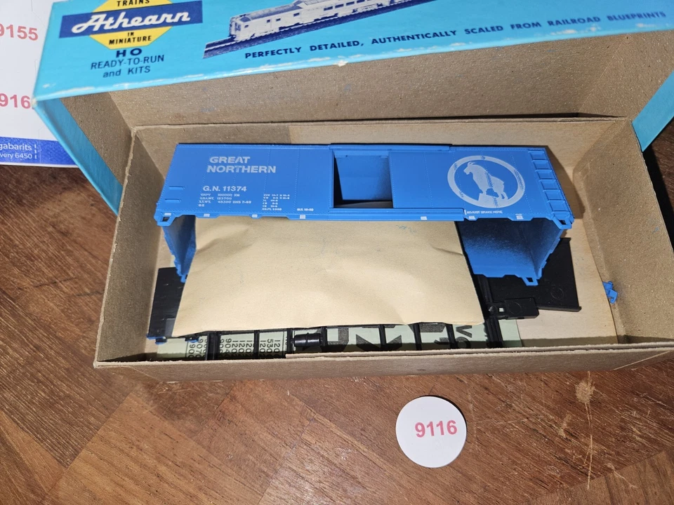 S256 HO Athearn Kit 1204 40' AAR Boxcar Great Northern 11374