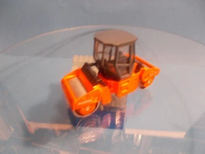Siku ca. 1/55:" HAMM Straßenwalze HD 90 orange" - Bild 1 von 1