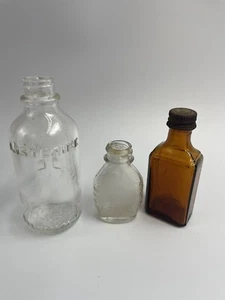 Lot of 3 Vintage Pharmacy Medicine Bottles - Listerine Bayer Peoples Drug Stores - Picture 1 of 7