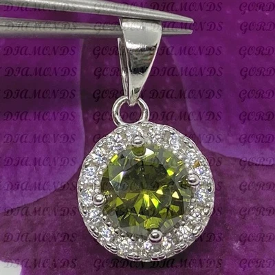 Colgante de peridoto natural y punta de diamante de corte redondo de 4,50 quilates enchapado en oro blanco de 18 quilates Foto 1 de 4