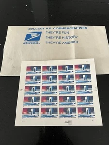 Vintage NATIONAL WORLD WAR II MEMORIAL, Sheet 20 x 37¢ Stamps - Picture 1 of 2