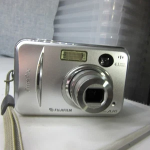 Fujifilm FinePix A345 4.1MP Digital Camera Silver Unit Only Tested And Working - Picture 1 of 3