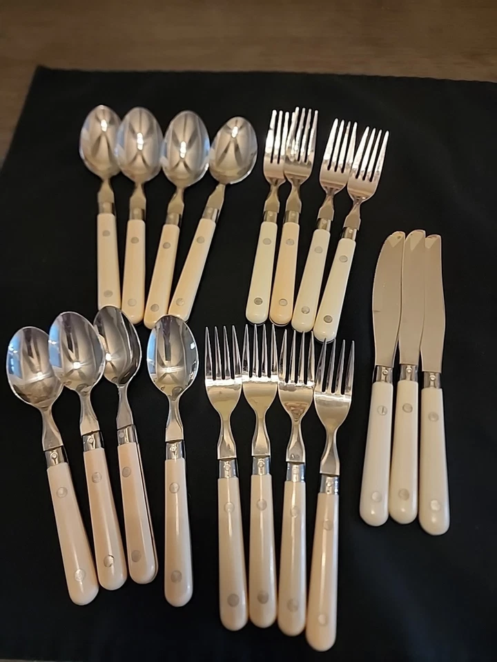 Cubiertos vintage WF Mardi Gras mango blanco 19 piezas acero inoxidable Corea plz LEER  Foto 1 de 4