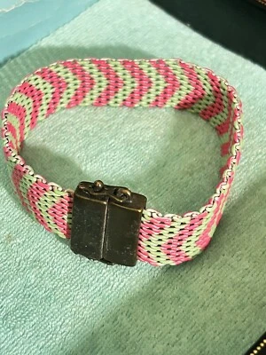 Pulsera Lucky Brand Boho Suroeste Rosa Verde Malla Envoltura Cierre Magnético 7" Foto 1 de 3