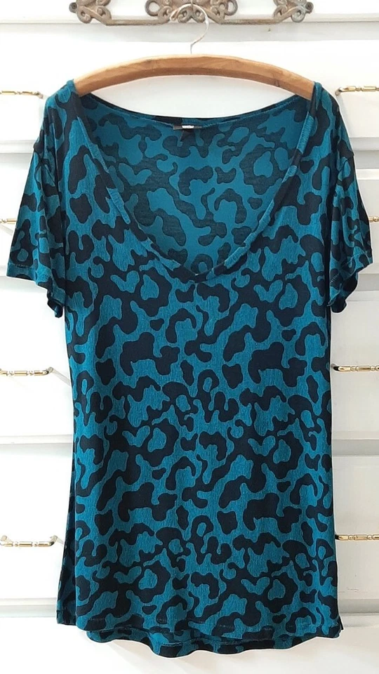 Mossimo SzM Cheetah Print V-Neck Tunic Long Jersey T-shirt Teal/Black 100% Rayon - Image 1 of 4