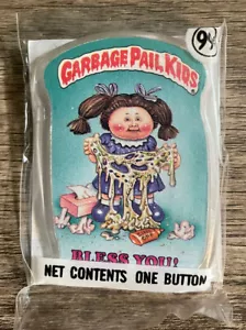 Garbage Pail Kids 1986 Vintage Button - Bless You! - Factory Sealed New Rare - Foto 1 di 2