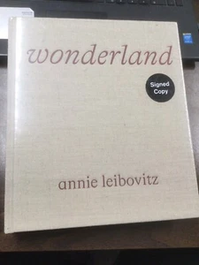 Annie Leibovitz Signed WONDERLAND HC New & Sealed 1st Edition (Photography) - Bild 1 von 3