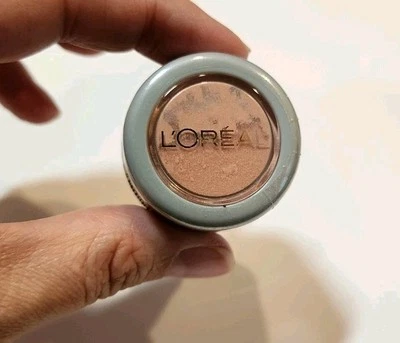 L'Oreal On The Loose Shimmering Powder Fantasized True Pink Shade - Image 1 of 4
