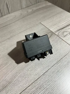 2007 Alfa Romeo 159 1.9JTD Preheating Relay 55193073 - Picture 1 of 6