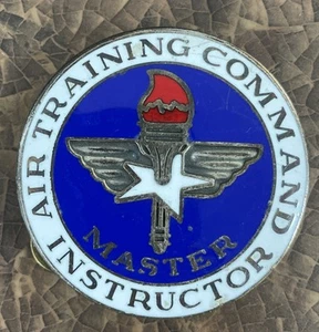 USAF Air Training Command MASTER Instructor Brass & Enamel Metal Pin Badge - Picture 1 of 3