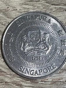 Singapore 1988 Ten Cent Piece Hot Collectors Coin - Picture 1 of 16