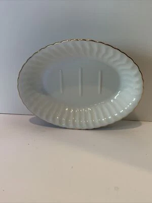 Saturday Knight Ltd. de colección Jabonera. Borde dorado ovalado 6"" Foto 1 de 4