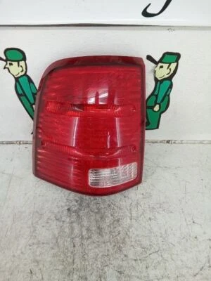 Luz trasera Ford Explorer 2003, lado del conductor (LR)  Foto 1 de 2