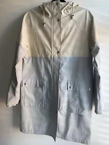 Impermeable con capucha ILSE JACOBSEN Hornbaek talla 38 UK 12 beige y azul carcasa suave - Imagen 1 de 17