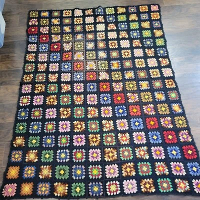 Manta de ganchillo cuadrada abuela hecha a mano afgana cottagecore hada oscura gótica 52x69 Foto 1 de 4