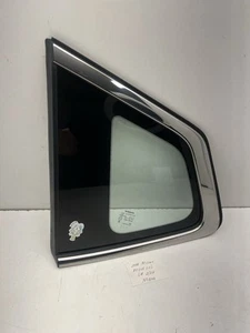 Cuarto de cristal trasero izquierdo Nissan Rogue 2014-2020 OEM. - Imagen 1 de 7
