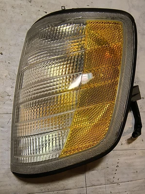 1994-1995 Mercedes-Benz W124 E300 E320 E420 headlight signal turn light Genuine - Image 1 of 4