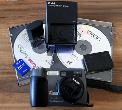 Kodak Easy DX7630/ 6MP + 3fach opt. Zoom/ Ladeger. /Batt./ 2CD's/ gut erhalten - Bild 1 von 4