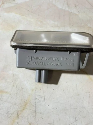 LEXUS IS 220D IS250 MK2 '07 LEFT PASSENGER SIDE NUMBER PLATE LIGHT (AA) 2006 - Image 1 of 4