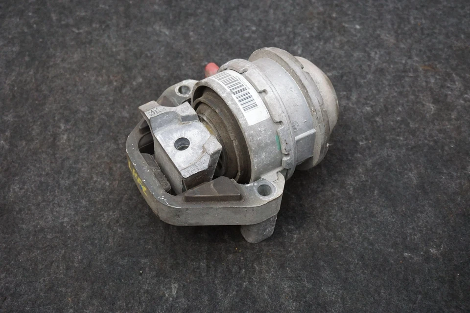 Soporte de montaje del cuadro del motor izquierdo 4H0199255T Audi S7 S6 4K8 13-18 RS7 14-18 Foto 1 de 4