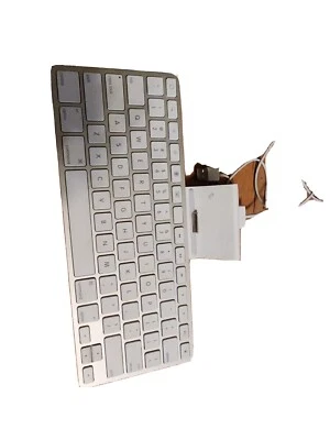 Genuine Apple Keyboard Dock iPad 1st 2nd 3rd Generation 30 Pin Connector (A1359) - Image 1 of 3