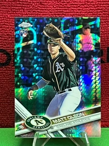 2017 Topps Chrome - Matt Olson #98 - Prism Refractor (RC) - Picture 1 of 2