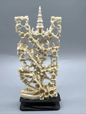 Antiguo pueblo del templo chino talla fina intrincada con pedestal de soporte Foto 1 de 4