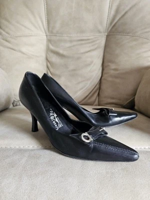 Salvatore Ferragamo De Colección Cuero Negro Elegante Hebilla Y2K Metal Decoración Tacones Talla 6 Foto 1 de 4