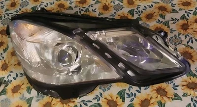 Farol de halogênio lateral de passageiro RF para Mercedes Benz Classe E frete grátis  - Imagem 1 de 4